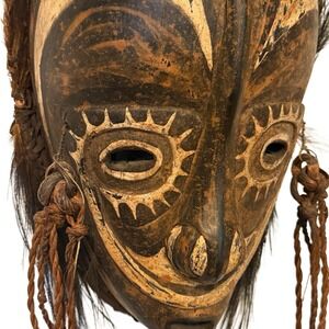 Sepik-Style PNG‎ Hand-Carved Tribal Wall Mask 50cm Iatmul Mei Tradition c.1985